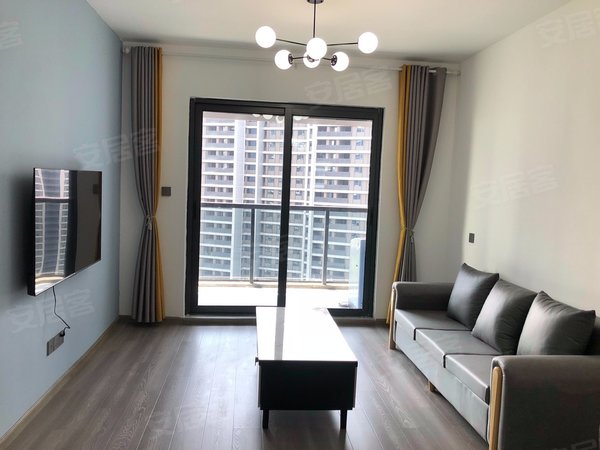 杭州临安临安城区湖山壹品苑青山湖畔绿道地铁口城东!