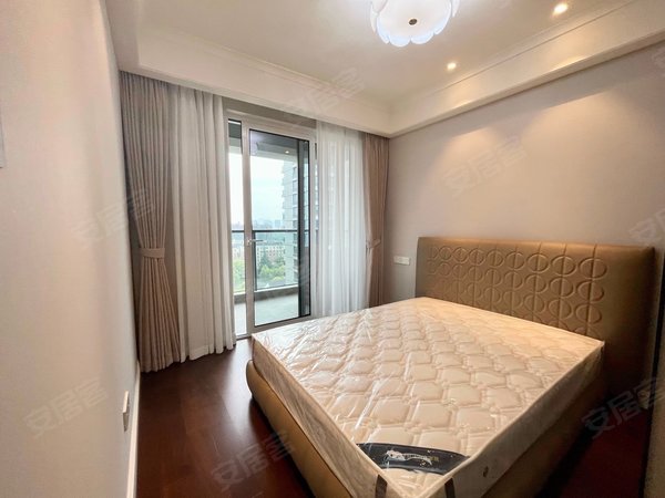 杭州滨江西兴滨江御滨府滨江御宾府 精装修 家具全部高端配置  大横厅