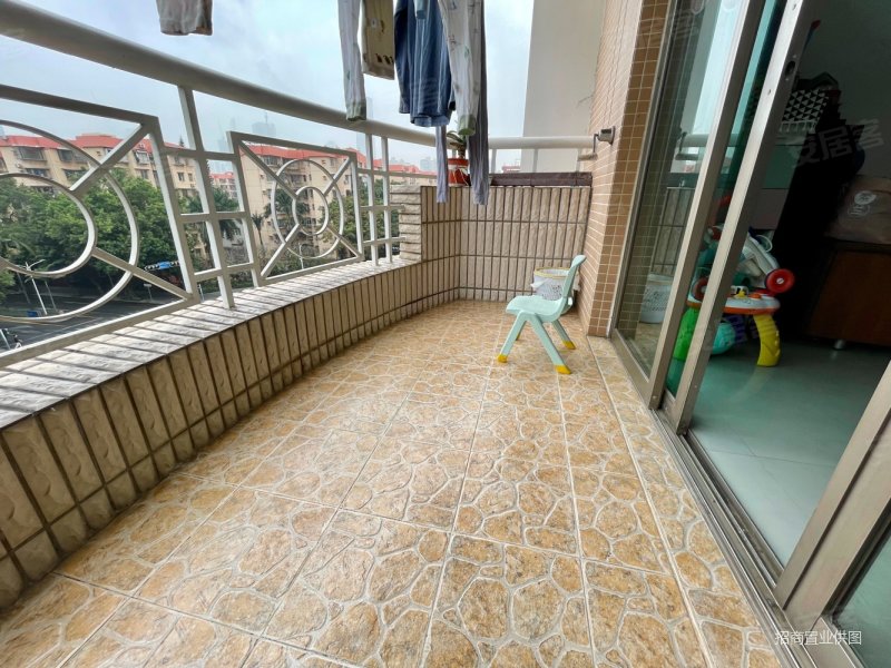 翠薇园18栋电梯独立花园少有放卖四房带固定车位育才二中