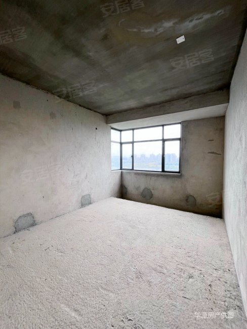 恒泰幸福港湾江景房,四房毛坯