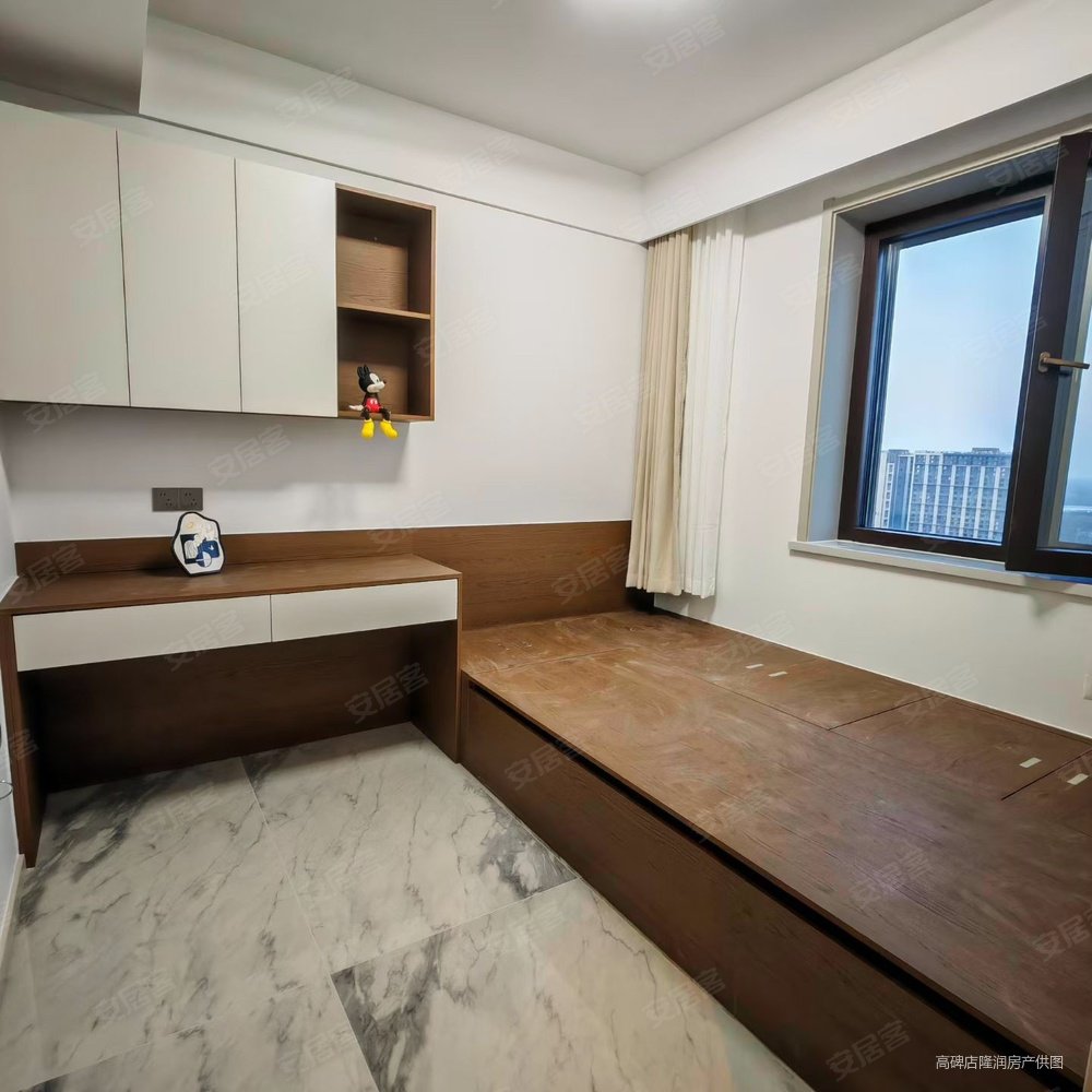 龙湖列车新城3室2厅1卫105.4㎡南北72万