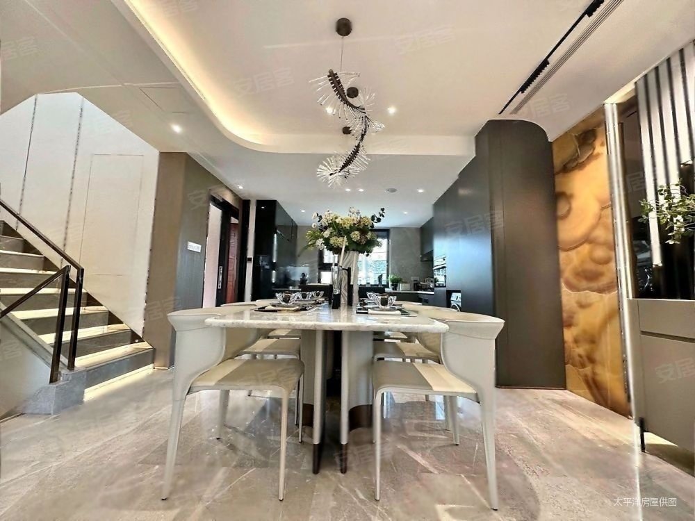 康泰新城4室2厅2卫86.99㎡南北375万