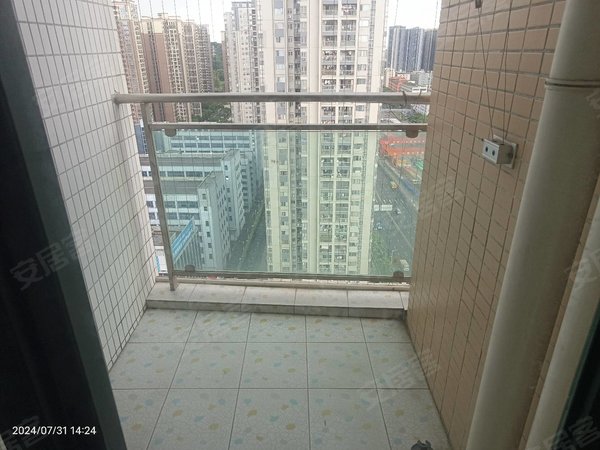 深圳宝安西乡金港华庭西乡沃尔玛商圈 业主直签 家私齐全 停车方便 可