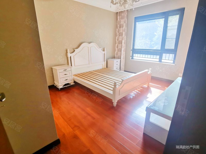 华新城一期珺庭 4室2厅2卫