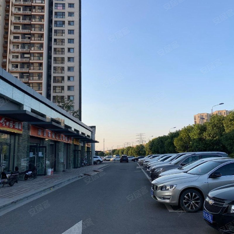 中航樾公馆内外环之间