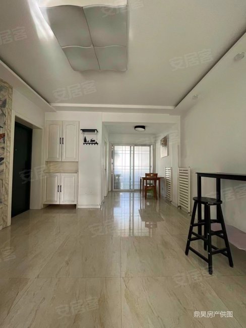 馨逸家园多层实用面积大精装修不动产证可贷款低价急售