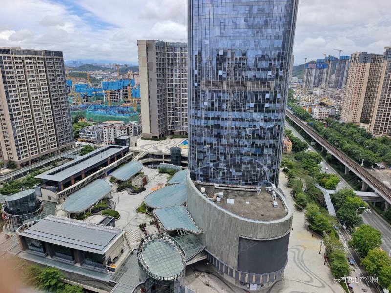 横岗地铁站沃尔玛荣德国际雨馨公寓东南向三房采光好好出租