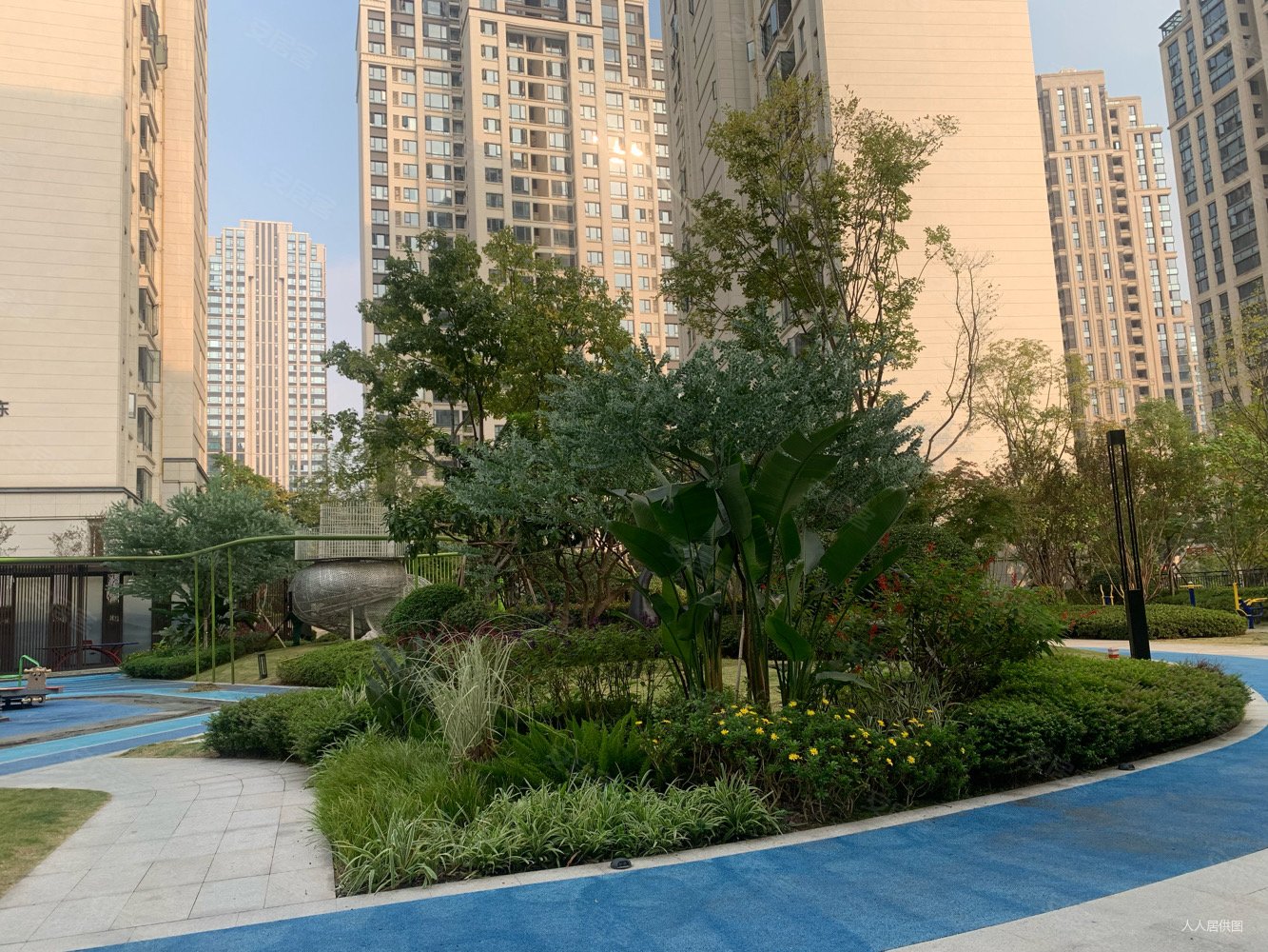 急售直降10万中央公园商圈旁合景誉峰品质次新三房双卫