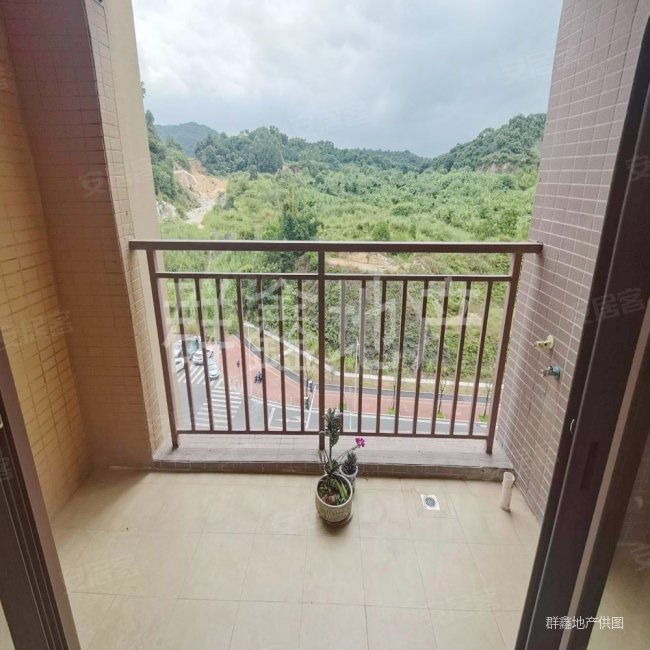 奥园春晓3室2厅1卫89.86㎡南245万