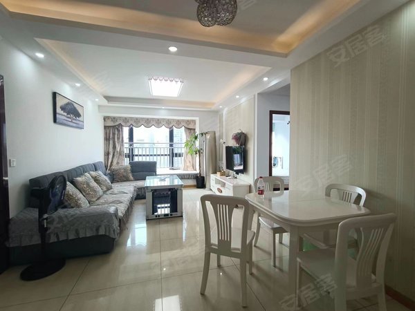 重庆江北观音桥煌华晶萃城现房实拍 观音桥商圈旁 煌华晶萃城精装三房