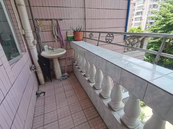 广州荔湾桥中珠岛花园珠岛花园 3室2厅3卫  134平米出租房源真实图片