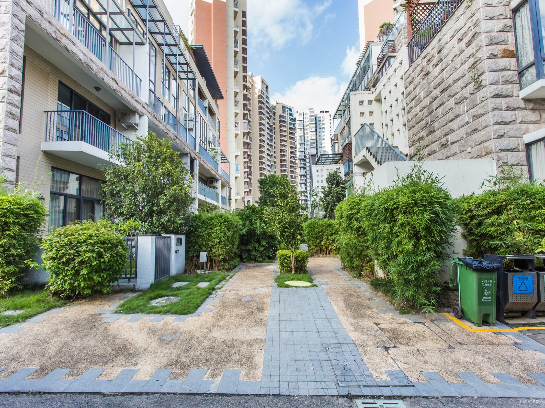 14号线六约北站地铁口新出好房中海大山地联排别墅急售