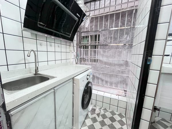 广州天河柯木塱柯木塱坳头北新街自建房高塘石阳台单间,有电梯,采光好