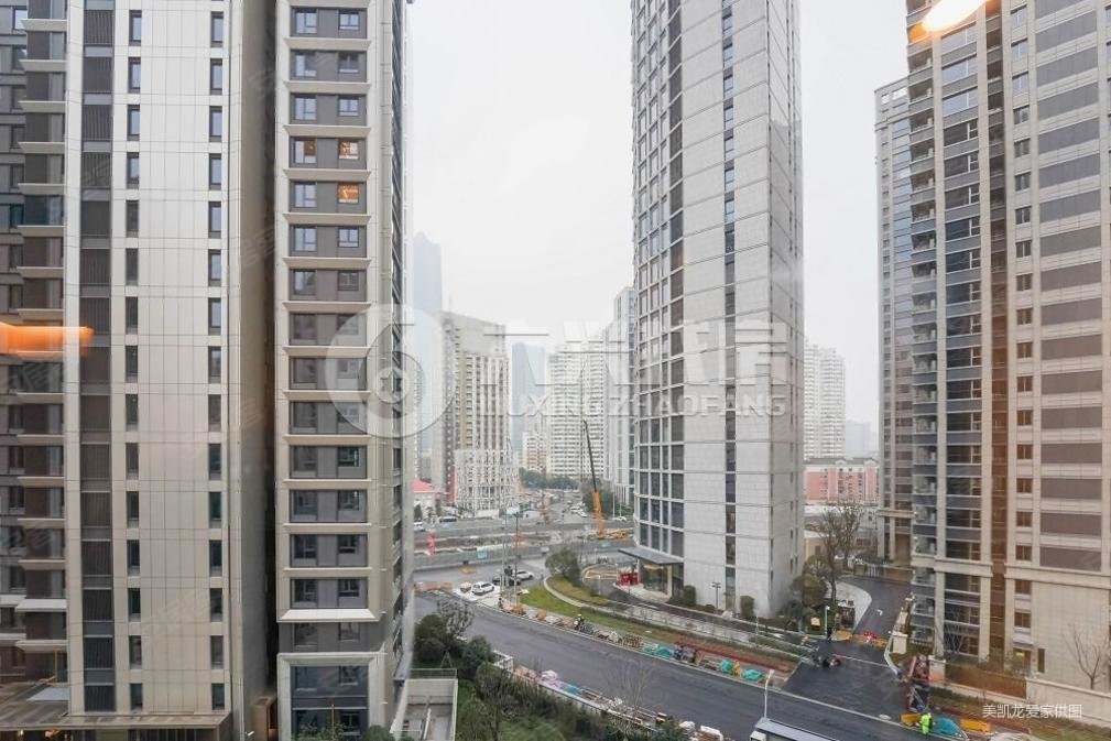 招商外滩玺2室2厅1卫85.57㎡南1000万