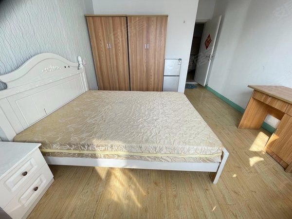 上海嘉定南翔泰翔嘉苑11号线南翔站 泰翔佳苑 朝南精装单间 近老街