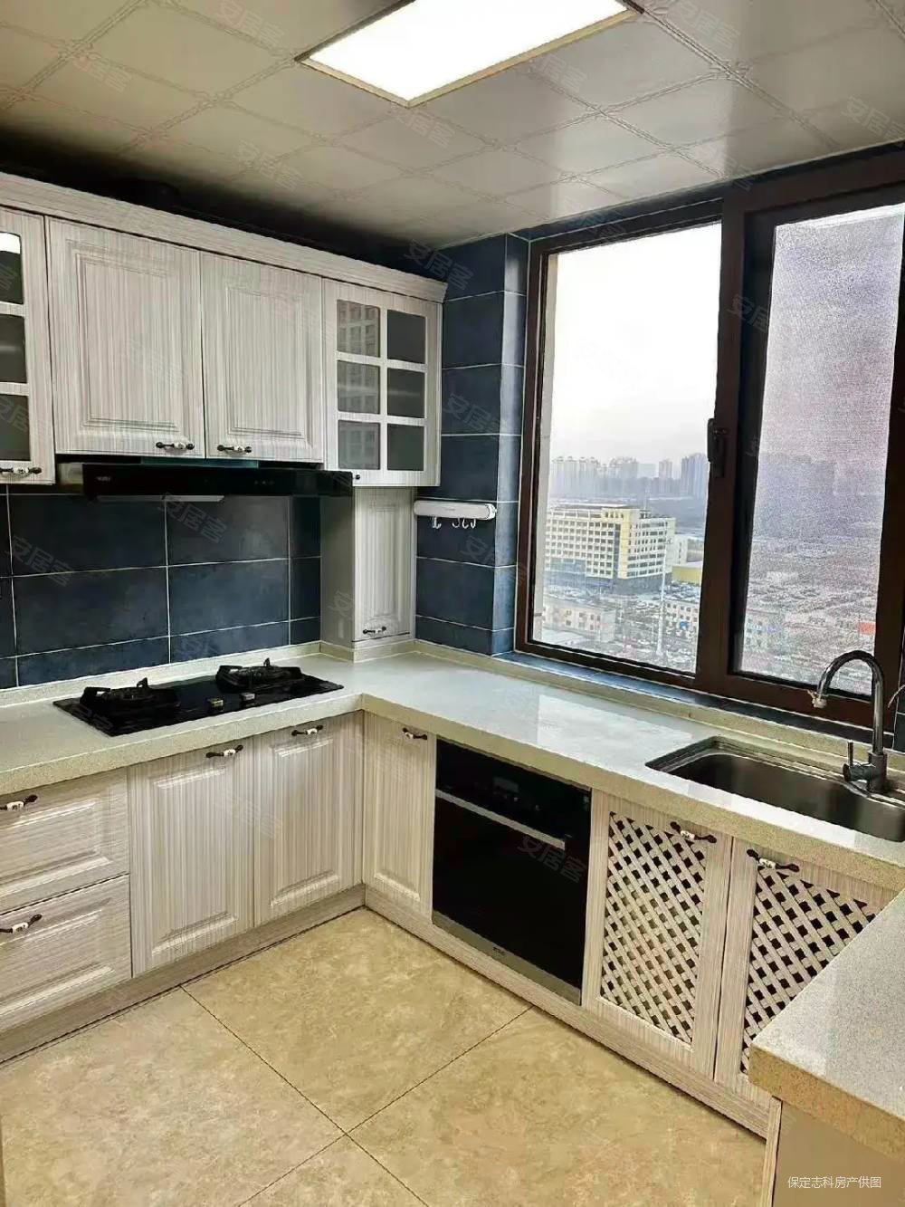 卓正丽景蓝湾(C区)3室2厅2卫146㎡南北158万