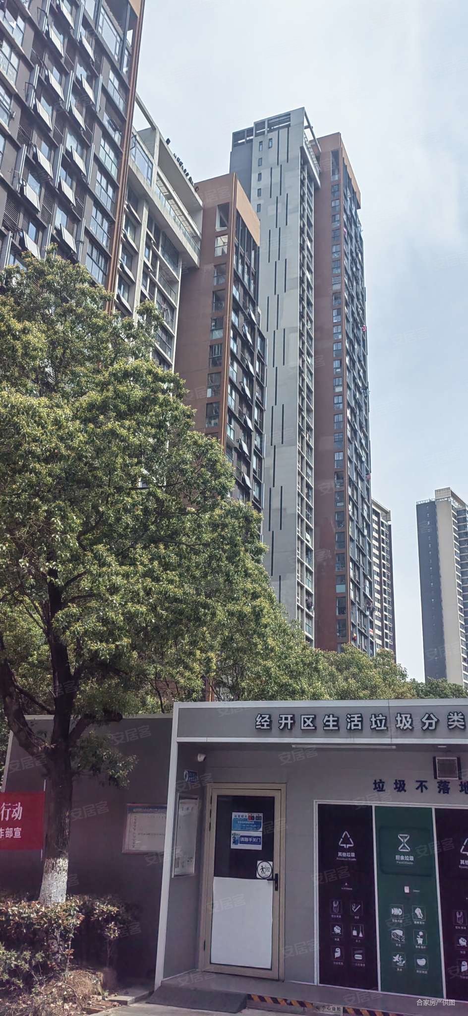 港澳广场 大两房 临地铁 电梯房 医疗配套成熟 楼龄新,融创城融祥园