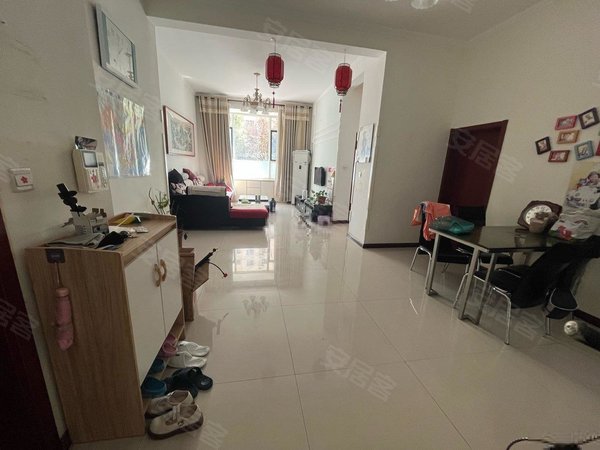 淄博张店中润华侨城盛世名苑实拍图 邻银泰城电梯2居室盛世名苑 2室1