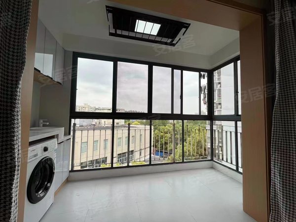 上海宝山共富新村胡庄佳苑合租房  单间带独卫  厨房共用 燃气烧饭