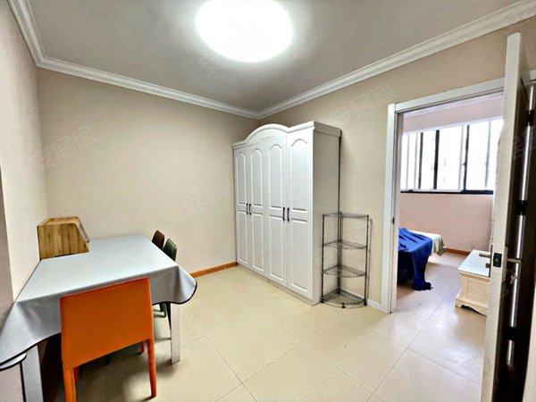 上海浦东陆家嘴东港公寓东港公寓 电梯居家两房1厅 南北通透采光好