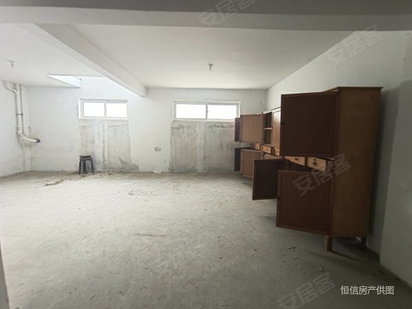 伯爵公馆一楼带80平大院送负一层,随时看房