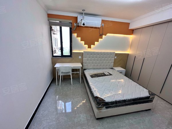 上海浦东三林凌云公寓6号线灵岩南路,近地铁,精装修独立厨卫,天然气