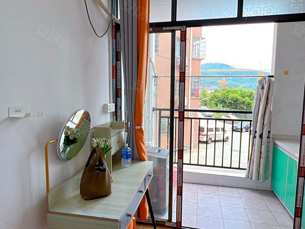 广州天河柯木塱柯木塱背坪老屋街自建房柯木塱地铁站电梯房精装阳台