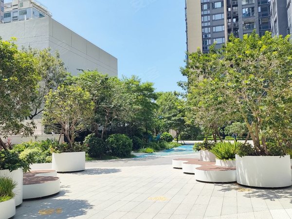 深圳宝安领航城富士君悦府富士君悦府精装三房两卫客厅带阳台家私家电