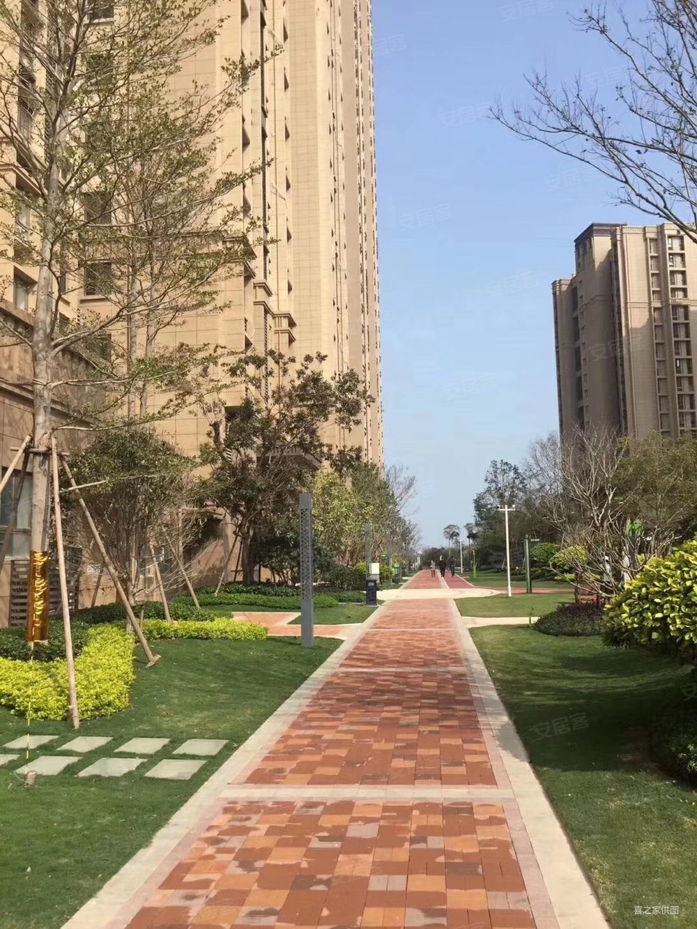 世茂御海墅奥特莱斯旁边第六滨海