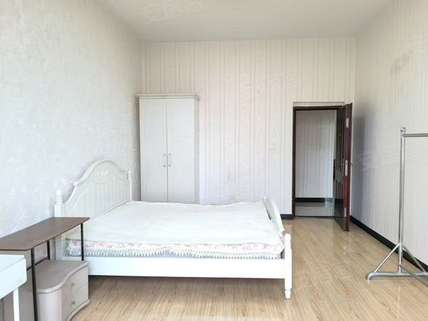 文山文山市新市医院卧龙北苑华天旁卧龙大桥 2房出租 可押一付一 拎包入住半年起租出租房源真实图片