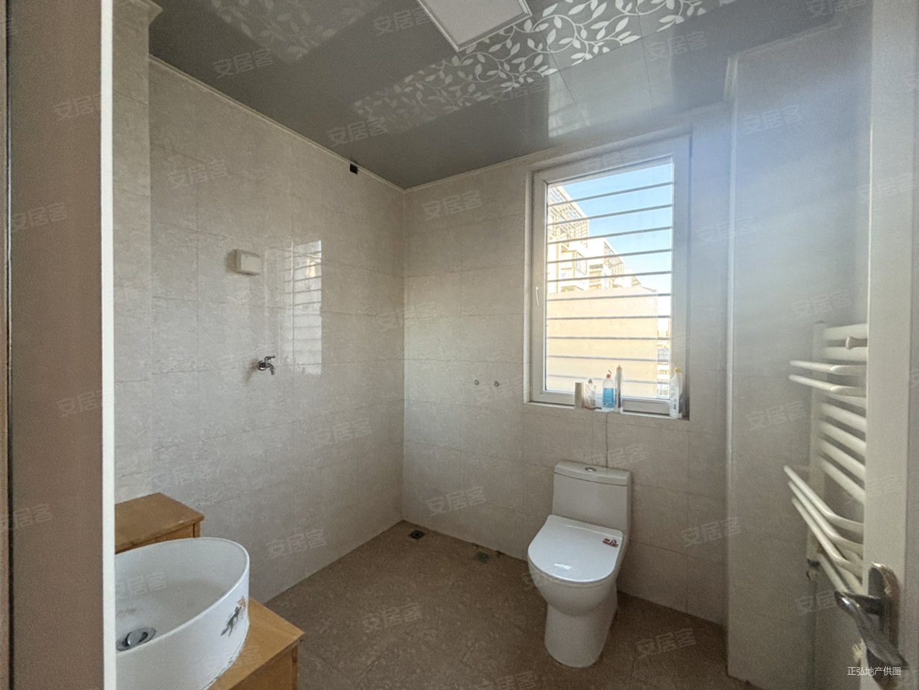 安泰首府3室2厅2卫143㎡南北118万