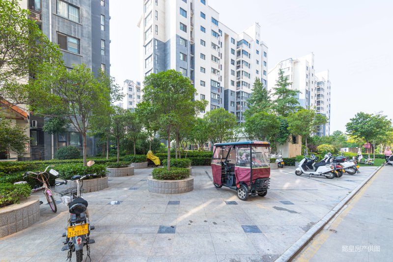 精装好房 楼层好 电梯房 交通便利 车位充足 商业配套成熟,顺峰状元府