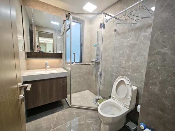 金华婺城江北保利天汇环小金师四中陪读，保利天汇 精装4房 江北市中心 带车位出租房源真实图片