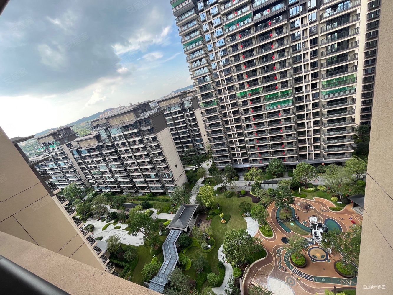 建发五象印月3室2厅2卫107.09㎡南225万