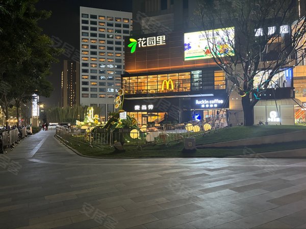 深圳宝安福永会展湾东城广场会展湾东城精装两房出租 拎包入住 高楼层