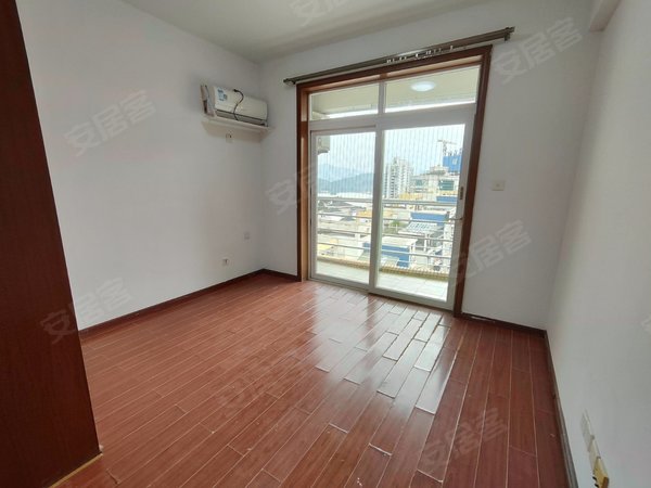 【多图】彩世界家园,布心租房,实拍彩世界家园 可看湖景 精装电梯4房