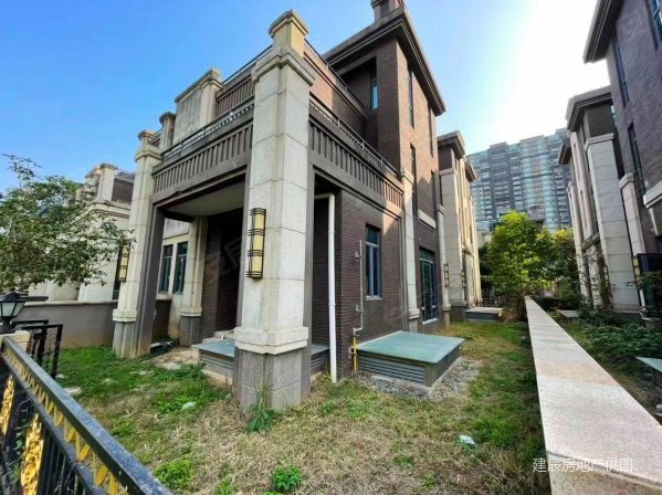 鼎峰国汇山别墅