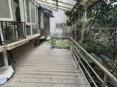 华阳地铁口 一楼带花园 可养宠物 无中介 可月付新川时代中心