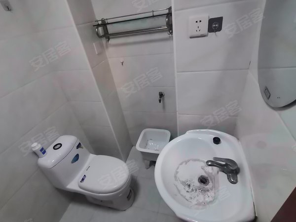 兰州七里河小西湖柏树巷九号楼小西湖地铁口电梯房三室一厅两卫家具