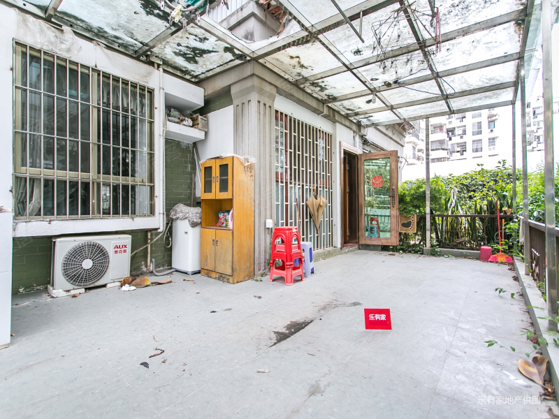 14号线地铁,怡乐花园两房露台急售!