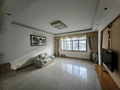 嘉鱼嘉鱼城区嘉鱼市区石油小区单位房！大面积三房！有电梯拎包入住，出租房源真实图片