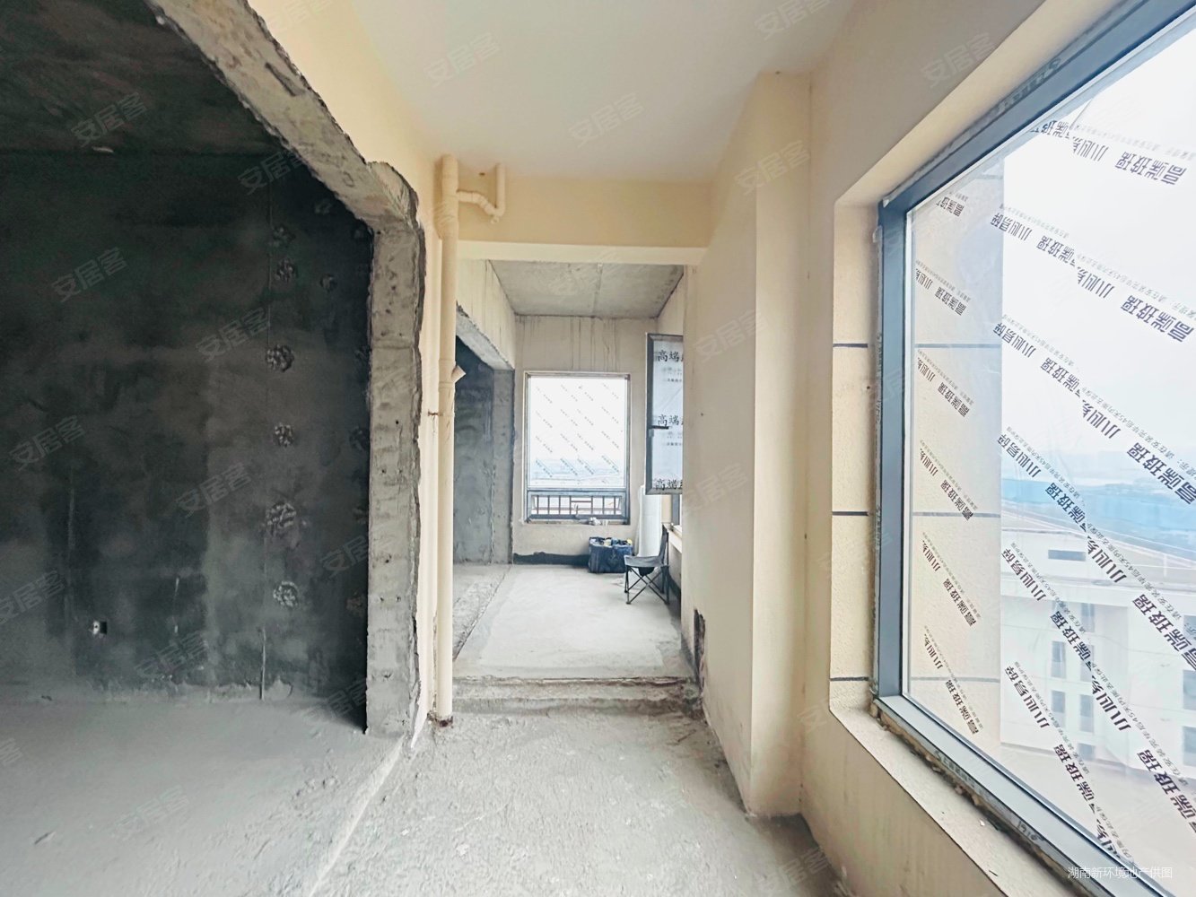 每间房看湘江,无遮挡,已改造,已封窗,仰天湖隔壁,派郡外中雅,东能华府