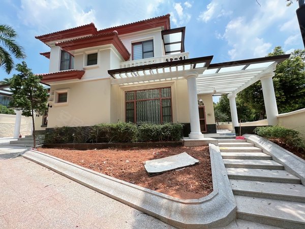 深圳龙华观澜晓峰居(观澜高尔夫一期)新上独栋别墅,住家办公接待均可