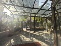 阜阳太和晶宫购物中心急租,帝景湾有暖气,精装修拎包入住,南北通透带大院子 已空出出租房源真实图片