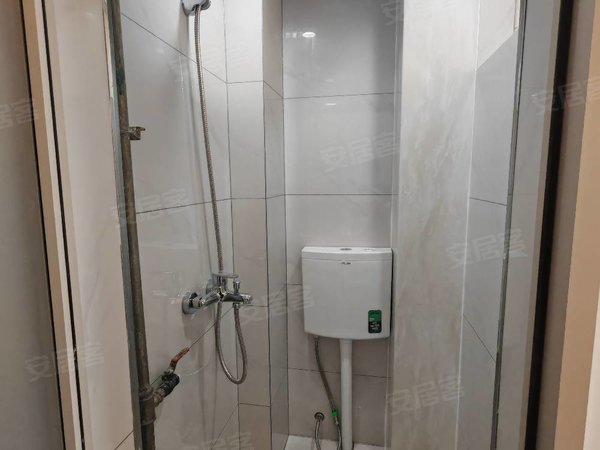 包头青山九星电子大厦富强路四号街坊富强路4号街坊五楼二室一厅精装全套家具家电1250包暖出租房源真实图片