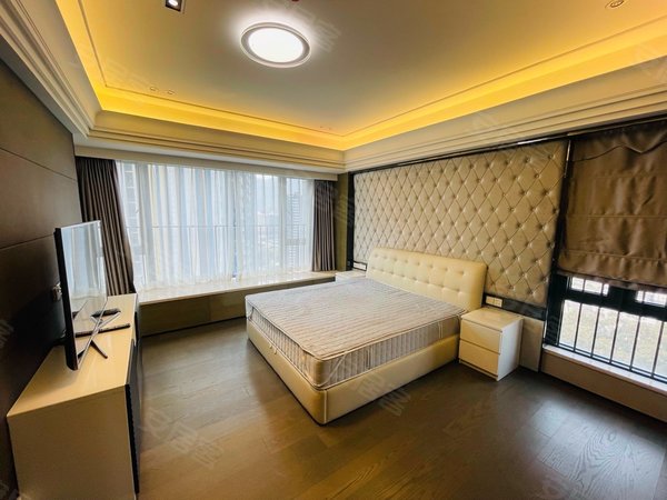 宝能城花园(东区)南北通透 宝能城花园 199大平层出租 四套房 保姆房