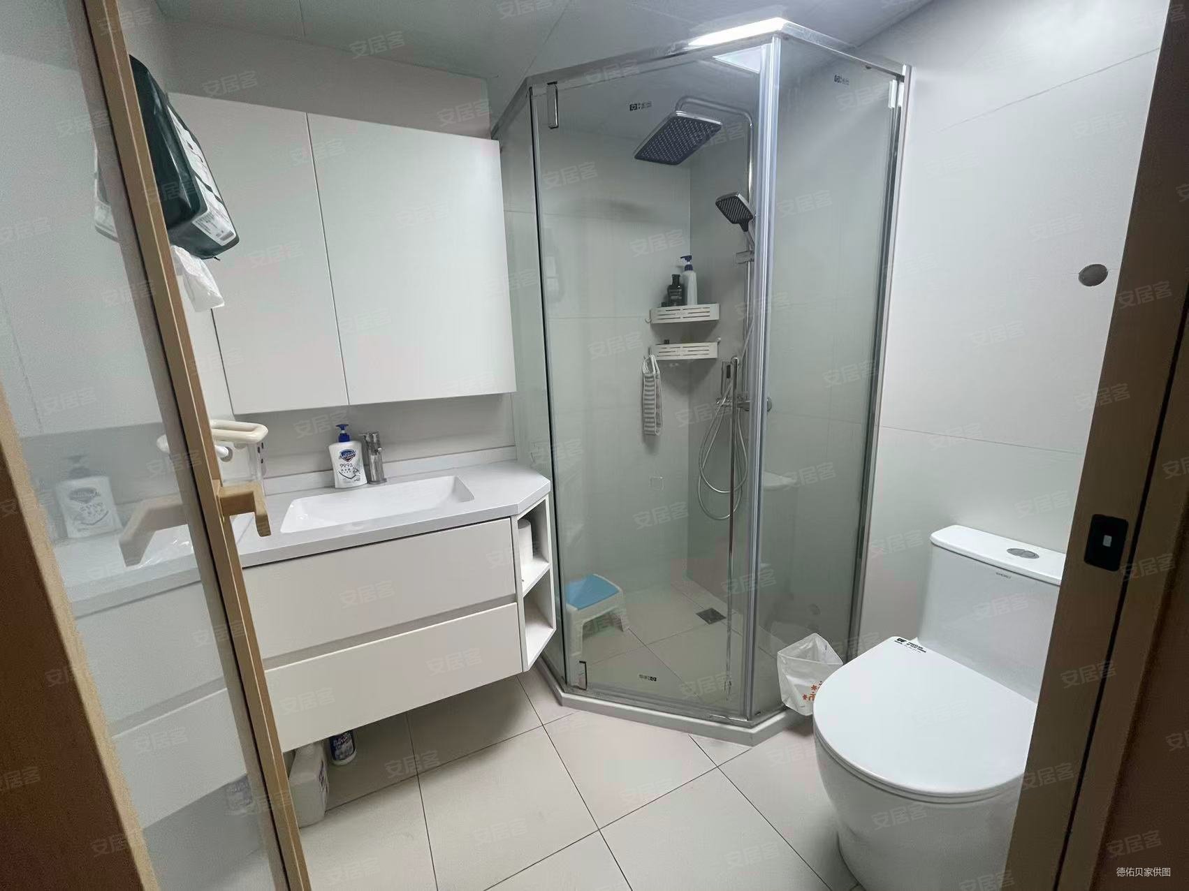 美致生活广场3室2厅3卫43.29㎡南北78.8万