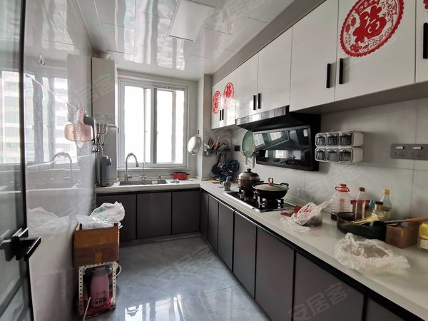 徐州丰县丰县城区紫薇花园(丰县)新城区 紫薇花园 三室 精装修 暖气房 家具家电齐全 价格低出租房源真实图片