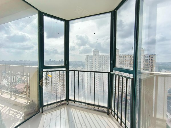 上海松江松江新城珠江新城洋房16楼可看华亭湖,次顶楼带产权车位,可看