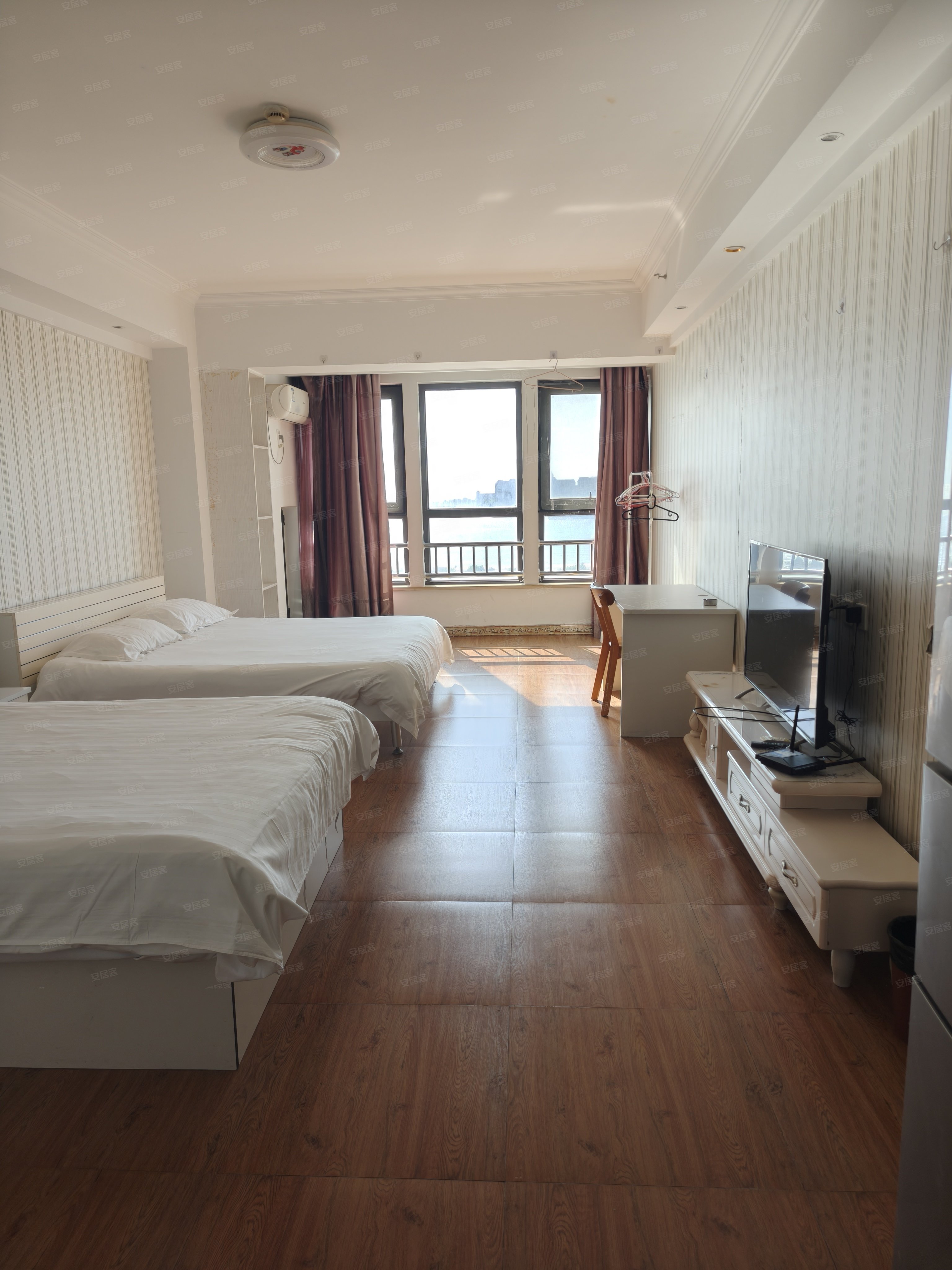 融创公馆(B区) 南向海景套一间可做饭可月付拎包入住